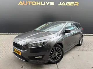 Ford Focus Wagon 1.5 Titanium Trekhaak Stoel Stoelverwarming Sensoren Aut.Inparkeren
