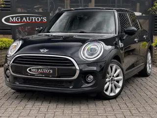 Mini 5-Deurs 1.5 One Chili | Navigatie | Cruise control | Climate Control | Parkeersensoren | Lichtm