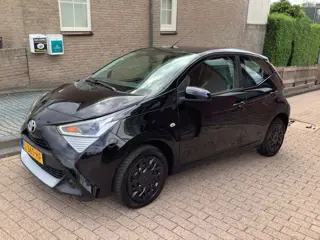 Toyota Aygo 1.0 VVT-i x-play zeer mooi