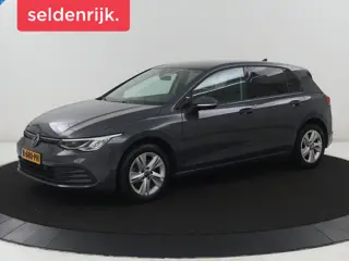 Volkswagen Golf 1.5 TSI Life | Stuur/stoel verwarming | Adaptive cruise | Sfeerverlichting | Carplay