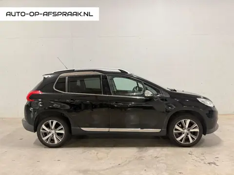 Peugeot 2008 1.2 PureTech Féline Pano Navi PDC Clima Cruise C APK NAP