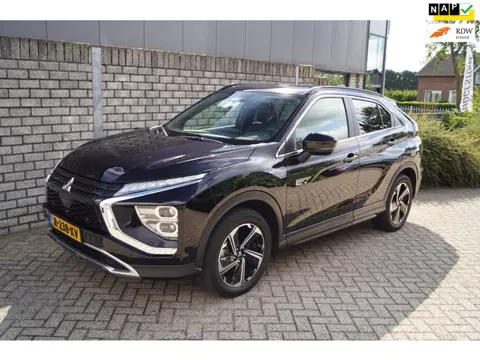 Mitsubishi Eclipse Cross 2.4 PHEV Intense+ Autom 4 WD Leder/Alcantara Sportst Stoelverw Navi Camera 