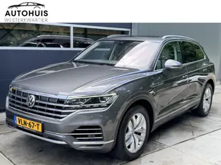 Volkswagen Touareg 3.0TDI 230pk 4-Motion Grijs Kenteken Luchtvering Trekhaak Matrix Leder Camera Pan