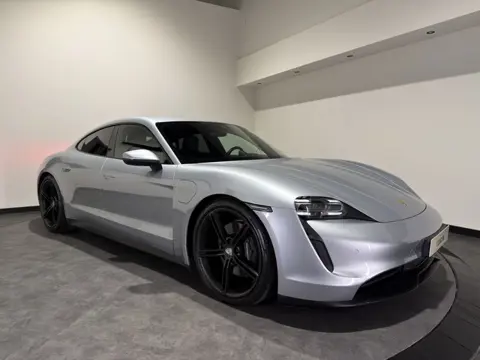 Porsche Taycan Performance 84 kWh | Performance accu Plus | Luchtvering | Warmtepomp