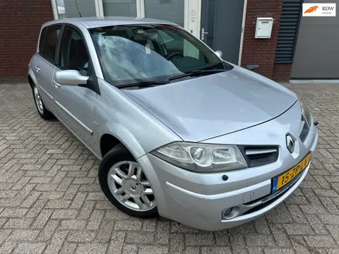 Renault Mégane 1.6-16V Tech Line / Clima / Cruise / PDC / Xenon / LM / NAP