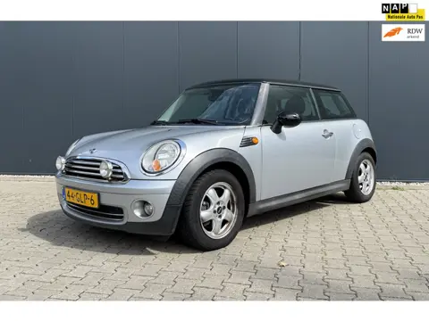 Mini 3-Deurs 1.6 Cooper Pepper Airco Ketting vervangen NAP