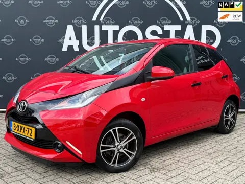 Toyota Aygo 1.0 VVT-i x-play NL-Auto / NAP / APK / Cruise Control