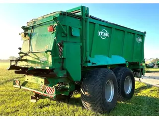 Tebbe HS 220 universele strooier. Super degelijke en sterke strooier op hoge wielen.