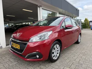 Peugeot 208 1.2 Blue Lease Executive Navi Airco Cruise Carplay Trekhaak