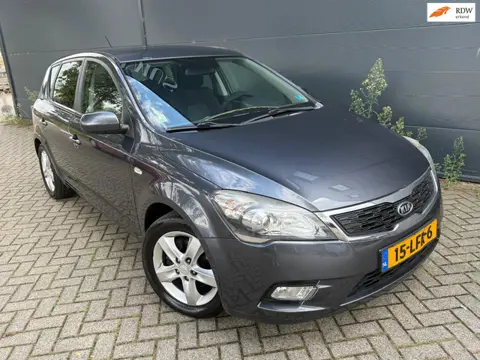 Kia Cee'd 1.4 CVVT Seven/Navi/Cruise/bluetooth/Airco