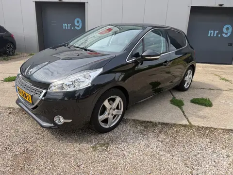 Peugeot 208 1.4 VTi Alluremet airco en ketting geen natte riem