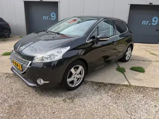 Peugeot 208 1.4 VTi Alluremet airco en ketting geen natte riem