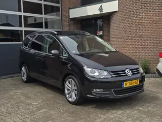 Volkswagen Sharan 2.0 TSI Highline 7p. Pano |Leer |DSG