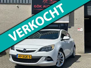 Opel Astra 1.4 Turbo Sport / PDC / Navi / NWe APK / Trekhaak / Cruise Control / LM Velgen