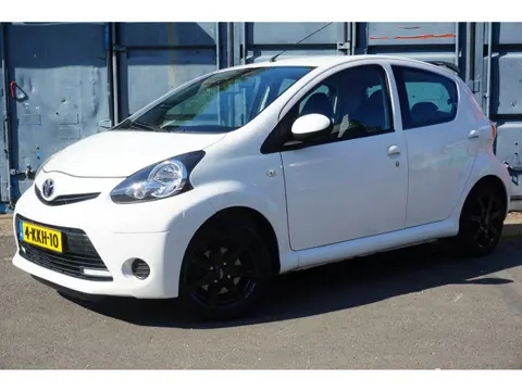 Toyota Aygo 1.0 VVT-i Aspiration | Sportvelgen | Airco | Bluetooth | NAP