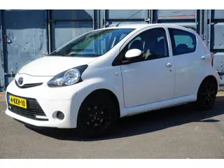 Toyota Aygo 1.0 VVT-i Aspiration | Sportvelgen | Airco | Bluetooth | NAP
