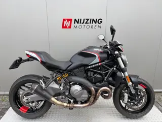 DUCATI MONSTER 821 Stealth Black -