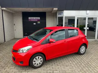 Toyota Yaris 1.0 VVT-i Aspiration / NWE MODELJAAR / DEALER SERVICED / CAMERA / AIRCO