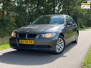 BMW 3-serie 318i High Executive | Cruise control + Automaat Nu € 2.950,- !!!
