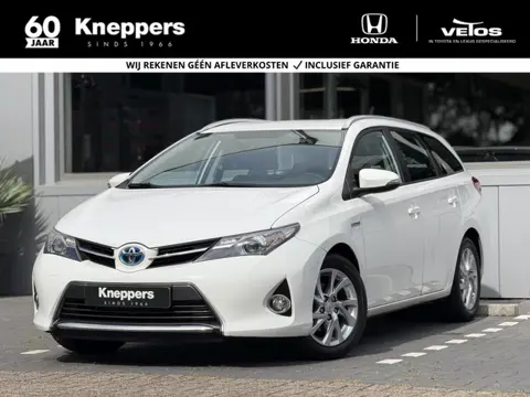Toyota Auris 1.8 Hybrid Touring Sports Aspiration | GEEN AFLEVERKOSTEN |  All season banden, Navigat