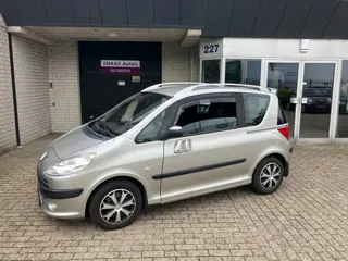 Peugeot 1007 1.6-16V Gentry / AIRCO / NETTE STAAT / APK AUGUSTUS 2027 / NWE BANDEN