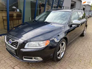 Volvo V70 2.5FT R-Design 230PK AUTOMAAT LEER / XENON / TREKHAAK