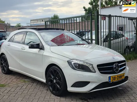 Mercedes-Benz A-klasse 200 Ambition Automaat Panorama dak leerbekeleding memory stoel navigatie crui