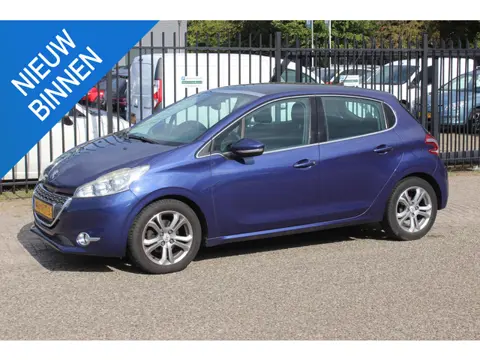 Peugeot 208 1.2 VTi Executive, Panoramadak!