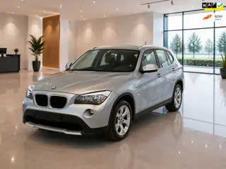 BMW X1 sDrive18i NAP- Airco- Navi - Trekhaak- Parkeersensoren- Elek.ramen- Velgen