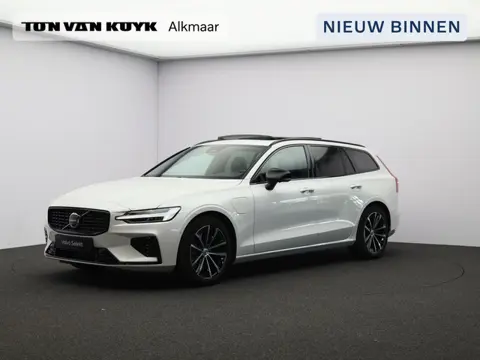 Volvo V60 2.0 T8 Plug-in hybrid AWD Plus Dark / Trekhaak / Pan. dak / Head up displ. / Privacy glass