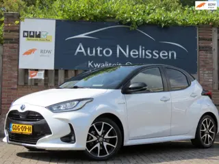 Toyota Yaris 1.5 Hybrid Executive Bi-Tone | LED KOPLAMPEN | HALF LEDER | APPLE CARPLAY | 17 INCH VEL