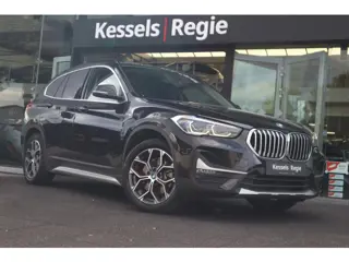 BMW X1 xDrive25e xLine | HuD | CarPlay | LED | Sensoren | Cruise | Stoelverwarming | 18” | Navi