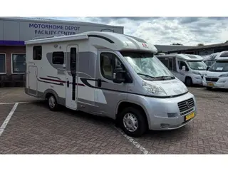 Adria Compact SL zeer compleet
