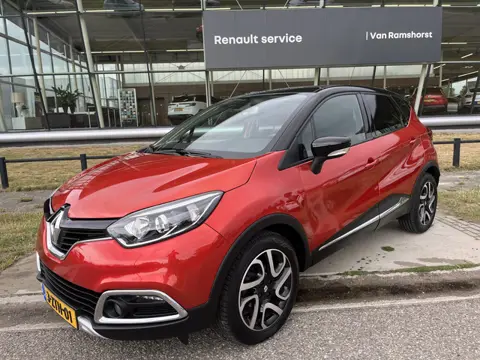 Renault Captur 0.9 TCe Helly Hansen / Trekhaak / Stoelverw. / Keyless / Climate / Navigatie / Parkee