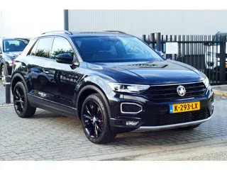 Volkswagen T-Roc 1.5 TSI Style Business. Adap Cruise, Elk Klep, Camera, Navi, 18"LMV, Full Led, Haak