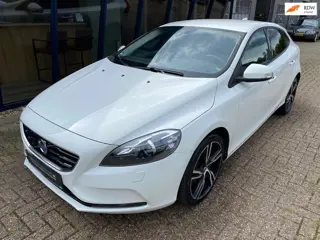Volvo V40 1.6 T2 Momentum 120PK ''18 VELGEN / XENON / PDC