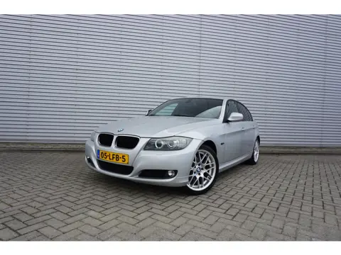 BMW 3-serie 316i Business Line Airco / Navi / Cruise / Carplay / Parkeers. / Elektr. ramen / Lm velg