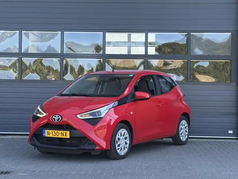 Toyota Aygo 1.0 VVT-I X-PLAY I APPLE CARPLAY I ANDROID AUTO I P-CAMERA I 5-DEURS I UNIEKE KM-STAND