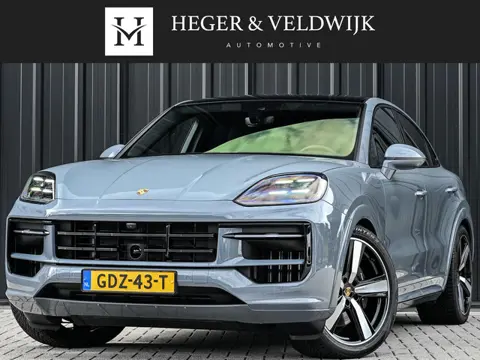 Porsche Cayenne Coupé 3.0 E-Hybrid Sport Design | NL-Auto | SOH 99.7% | Sportuitlaat | Panoramadak |