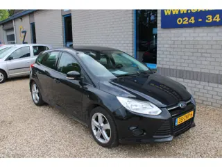 Ford Focus 1.6 TI-VCT Trend Airco 17" lm velgen (bj 2013)
