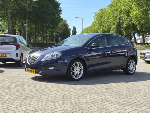 Lancia Delta 1.4-16V Oro APK 08-2027 (bj 2011)