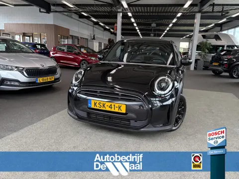 MINI 5-deurs 1.5 Cooper 136pk 5-drs. LEDER/NAVI/CARPLAY/CLIMA/CRUISE/PDC/LED