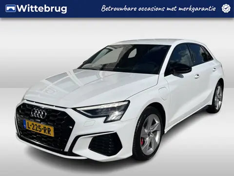 Audi A3 Sportback 45 TFSI e S-Line Competition / AUTOMAAT/ 2X S-LINE/ FULL-LED/ 245 PK/ DIGITAL DASH