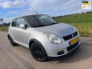 Suzuki Swift 1.5 GLS / automaat nwe apk !