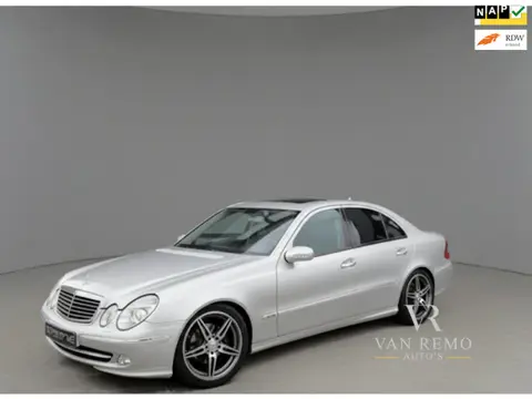 Mercedes-Benz E-klasse E240 Avantgarde|Camera|Schuifdak|Stoelvv|Leder|Xenon|Orig NL|Nap|AMG Look!