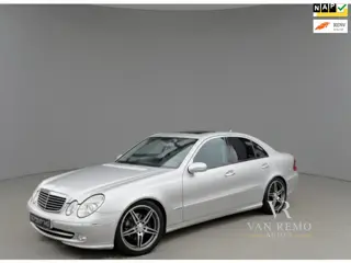 Mercedes-Benz E-klasse E240 Avantgarde|Camera|Schuifdak|Stoelvv|Leder|Xenon|Orig NL|Nap|AMG Look!