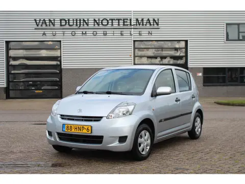 Daihatsu Sirion 2 1.0-12V Premium / Zuinig / 5 Deurs / N.A.P.