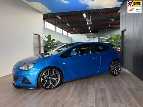 Opel ASTRA GTC 2.0 Turbo OPC, eerste eigenaar, compleet nieuwe motor met garantie