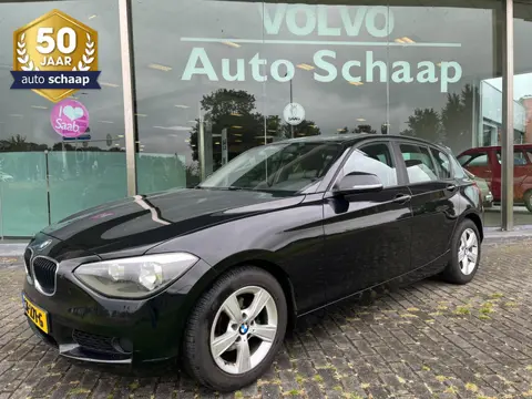 BMW 1-serie 116i Business Automaat | Rijklaar | Navigatie Stoelverwarming Lichtmetaal Cruise control
