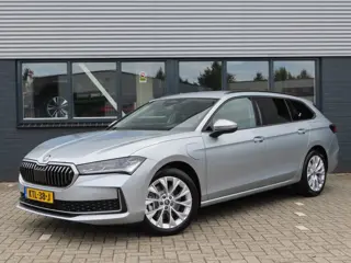 Škoda Superb Combi 1.5 TSI PHEV Business Edition (bj 2025)